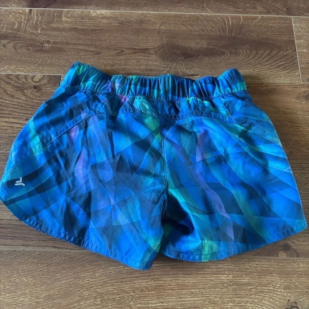 Old Navy Active go-dry cool lined shorts in size S